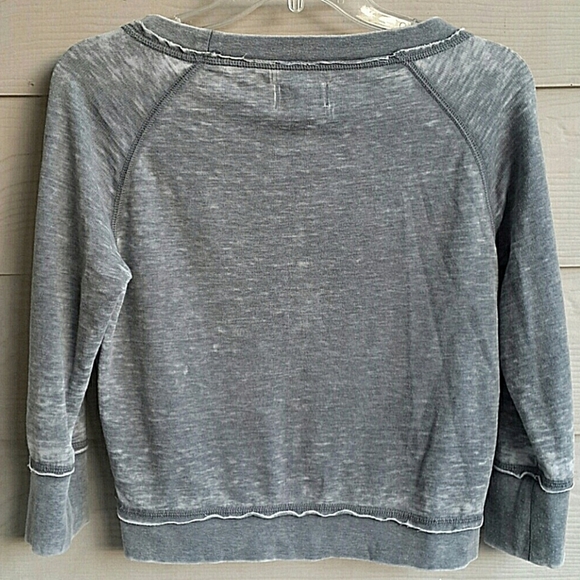 MUDD Soft Heather Gray Raw Edge Distressed Graphic Print Crop Light Sweater - Picture 14 of 14